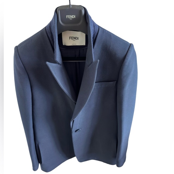 Fendi, Navy Blue blazer made with silk and wool Worn once - Picture 3 of 6